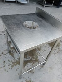 Meja 1 susun Ada lubang sampah di tengah