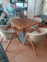 Meja kursi makan cafe Ukuran meja 90x90x75