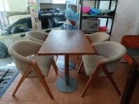 Meja kursi makan cafe Ukuran meja 120x70x75